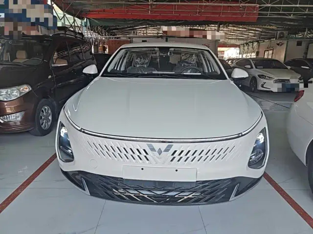 Wuling Starlight — Фото автомобиля 2