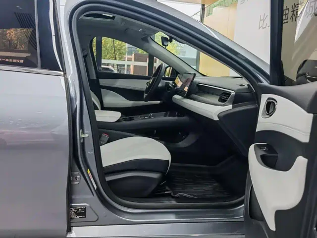 BYD Seal 05 DM-i — Фото автомобиля 12
