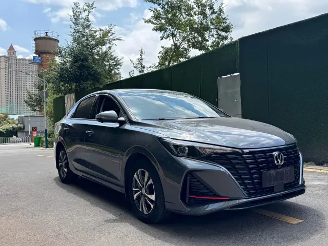 Changan Eado — Фото автомобиля 3