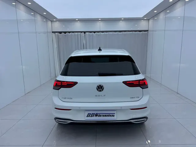 Volkswagen Golf — Фото автомобиля 5