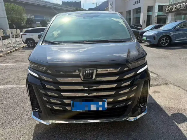 Toyota Vellfire — Фото автомобиля 2