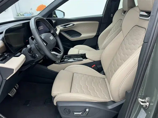 Audi Q6L e-tron — Фото автомобиля 10