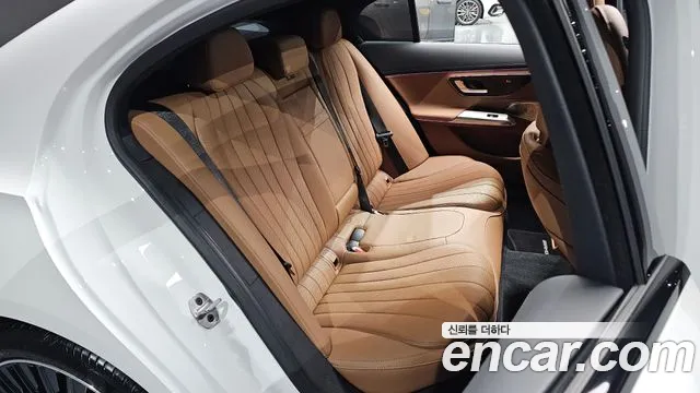 Mercedes-Benz E-Class — Фото автомобиля 10