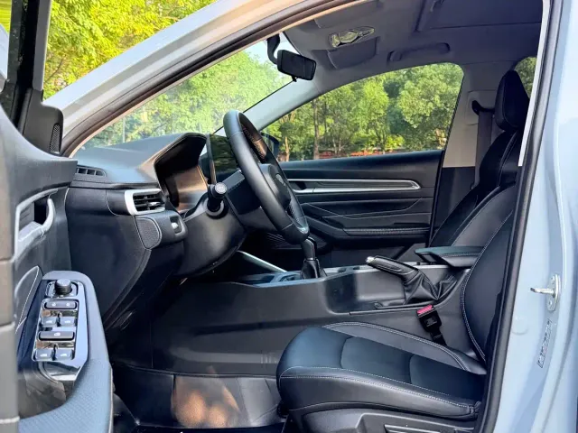 Geely Emgrand — Фото автомобиля 7