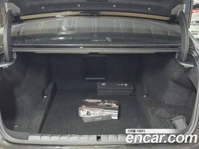 BMW 7-Series 7 серия (G70) 740i xDrive M Sport — Фото автомобиля 9