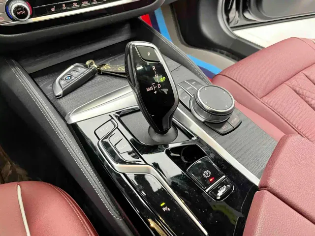 BMW 5 Series — Фото автомобиля 18