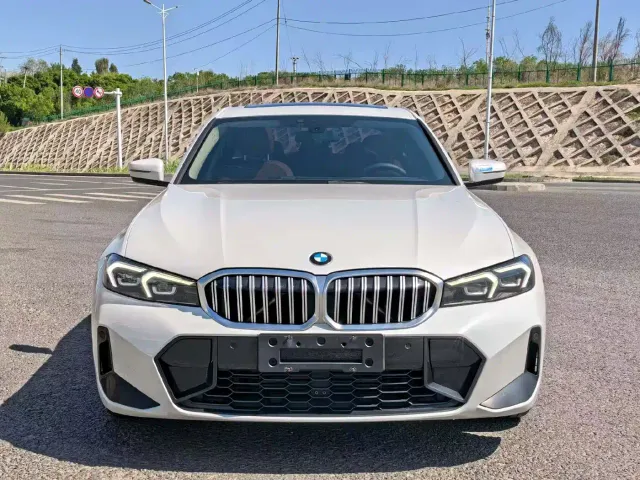 BMW 3 Series — Фото автомобиля 2