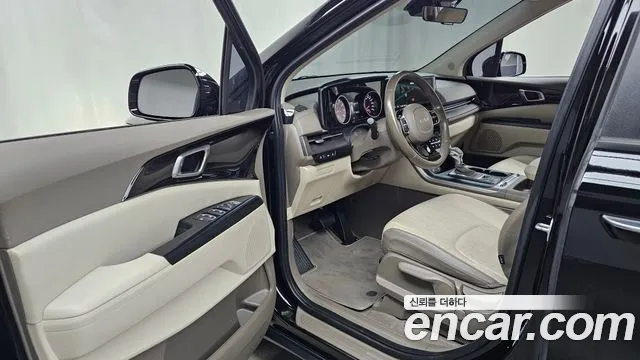 Kia Carnival Generation 4 — Фото автомобиля 15