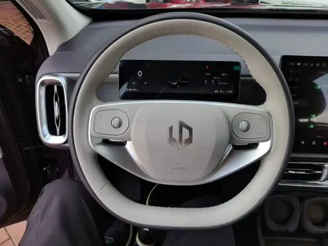 Leapmotor B10 — Фото автомобиля 10