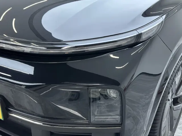 Li Auto L8 — Фото автомобиля 9