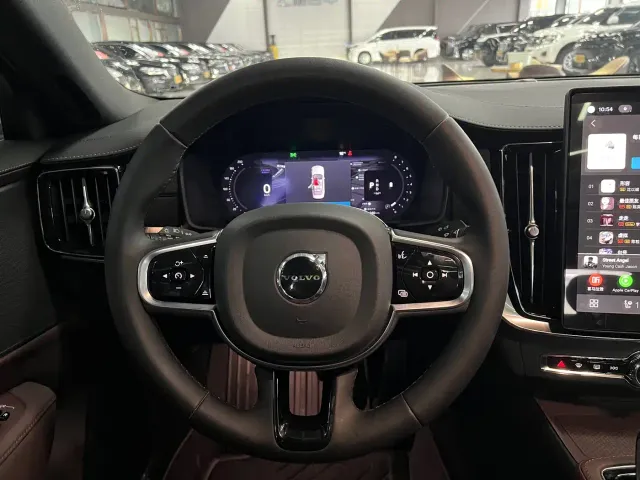 Volvo S90 — Фото автомобиля 10
