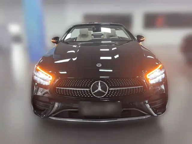 Mercedes-Benz E-Class — Фото автомобиля 4