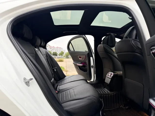 Mercedes-Benz C-Class — Фото автомобиля 7