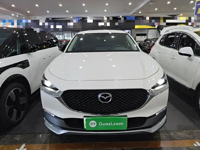 Mazda CX-30 EV — Фото автомобиля 2