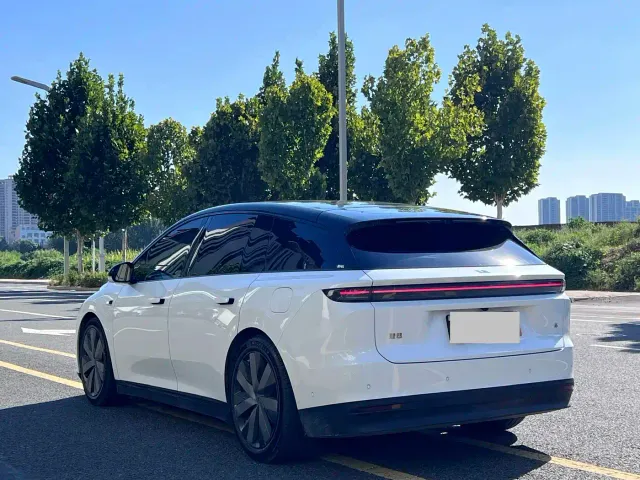 Li Auto i6 — Фото автомобиля 16