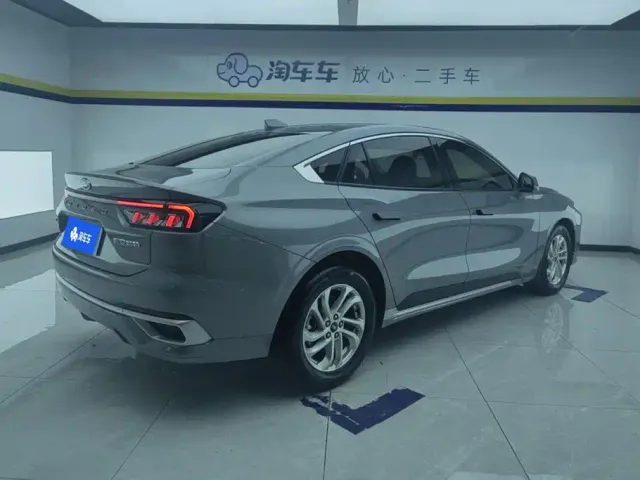 Ford Mondeo — Фото автомобиля 3