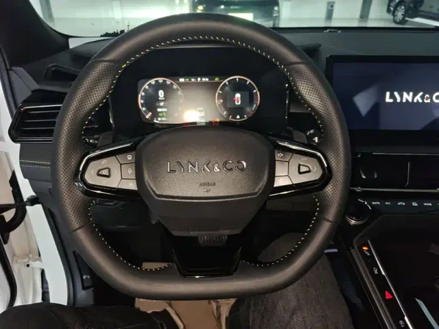 Lynk & Co 06 — Фото автомобиля 10
