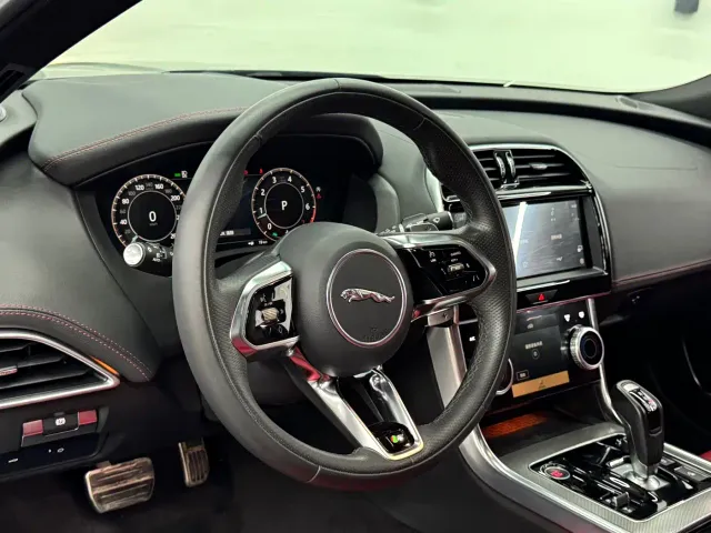 Jaguar XEL — Фото автомобиля 6