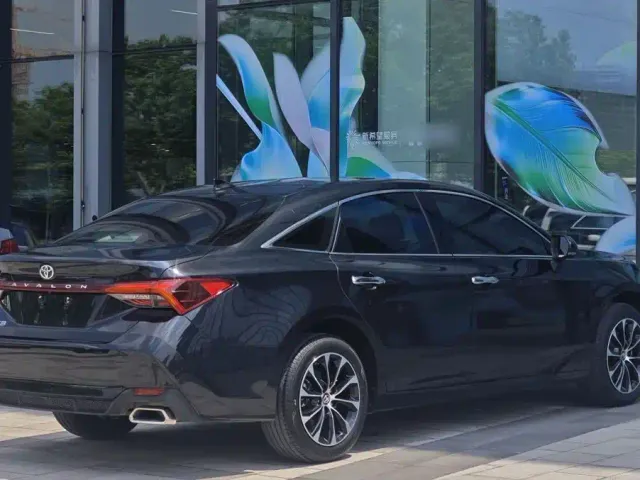 Toyota Avalon — Фото автомобиля 11