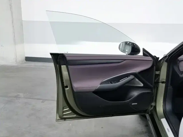 Xiaomi SU7 — Фото автомобиля 8