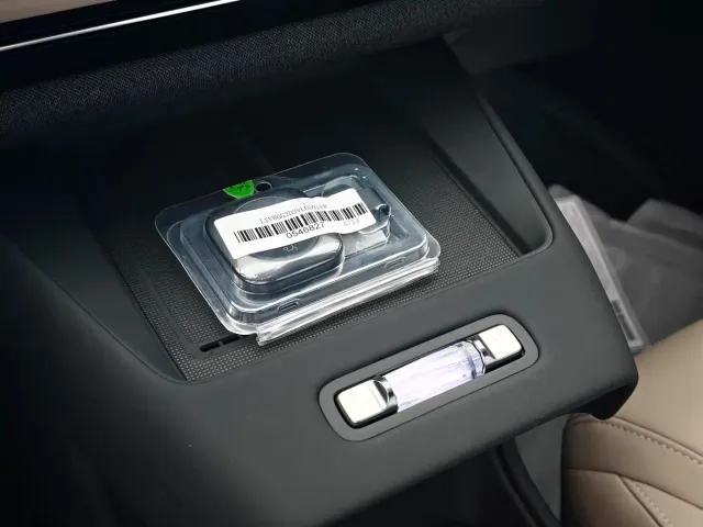 Volvo XC70 Plug-in Hybrid — Фото автомобиля 15