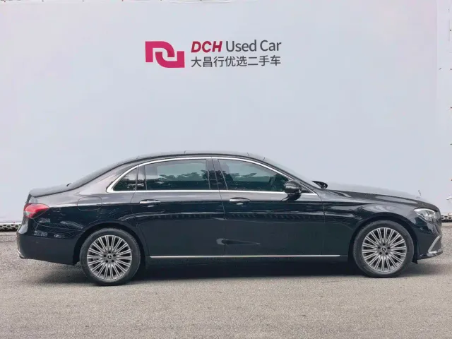 Mercedes-Benz E-Class — Фото автомобиля 3