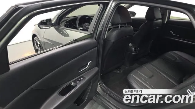 Hyundai AVANTE Avante (CN7) 1.6 LPi (для маломобильных пассажиров) — Фото автомобиля 11