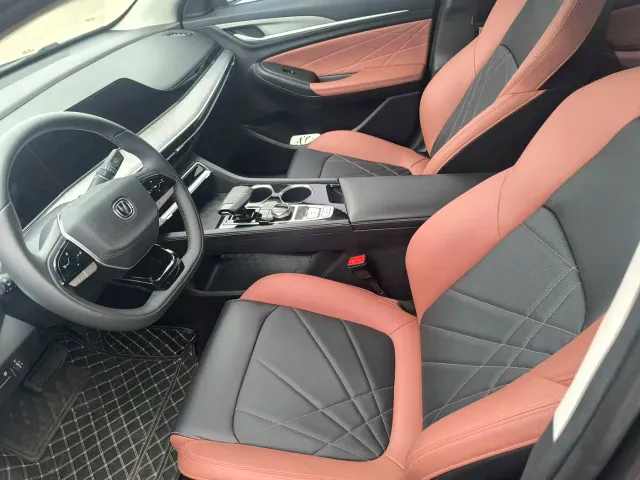 Changan Eado — Фото автомобиля 4