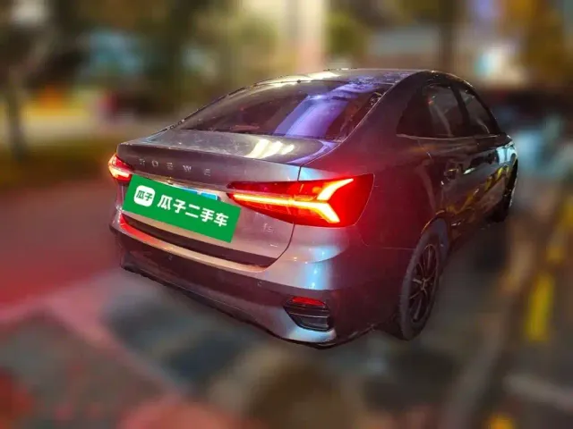 Roewe i5 — Фото автомобиля 6