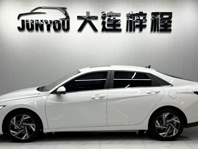 Hyundai Elantra — Фото автомобиля 8