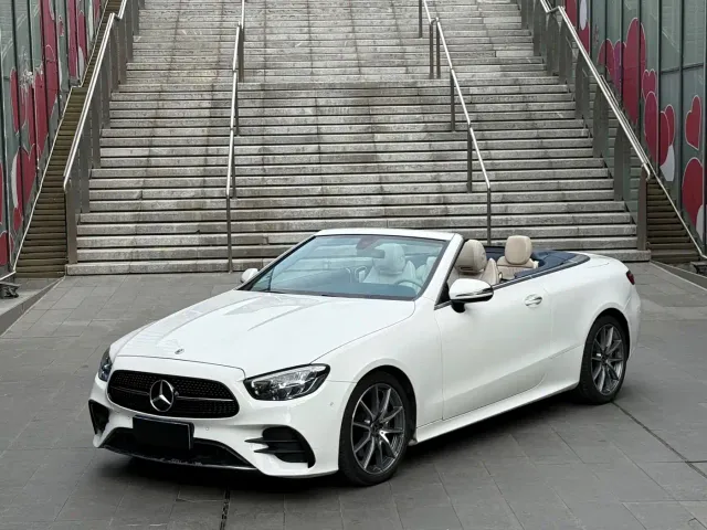 Фотография автомобиля — Mercedes-Benz E-Class