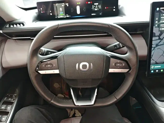 Changan Qiyuan A05 — Фото автомобиля 10