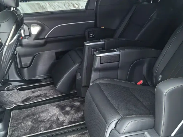 Toyota Sienna — Фото автомобиля 12