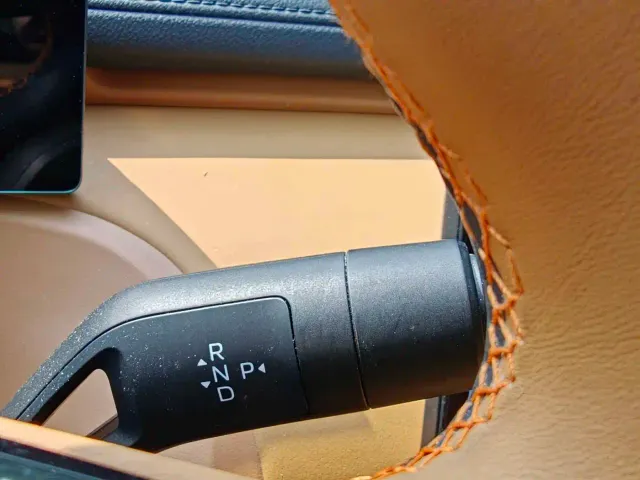 Geely Galaxy Starship 7 EM-i — Фото автомобиля 14