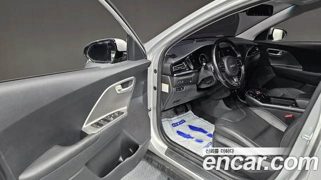 Kia Niro — Фото автомобиля 15