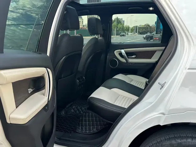 Land Rover Discovery Sport — Фото автомобиля 8