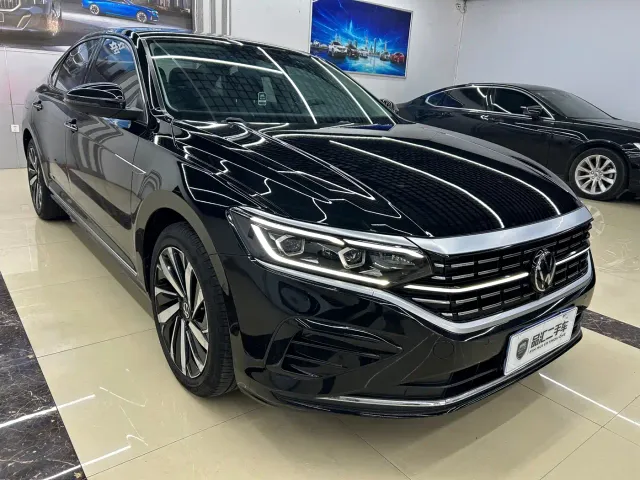 Volkswagen Passat — Фото автомобиля 3