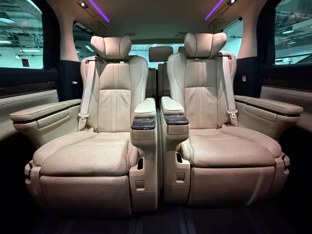 Toyota Alphard — Фото автомобиля 13