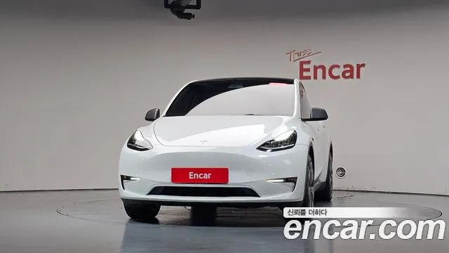 Tesla Model Y — Фото автомобиля 2
