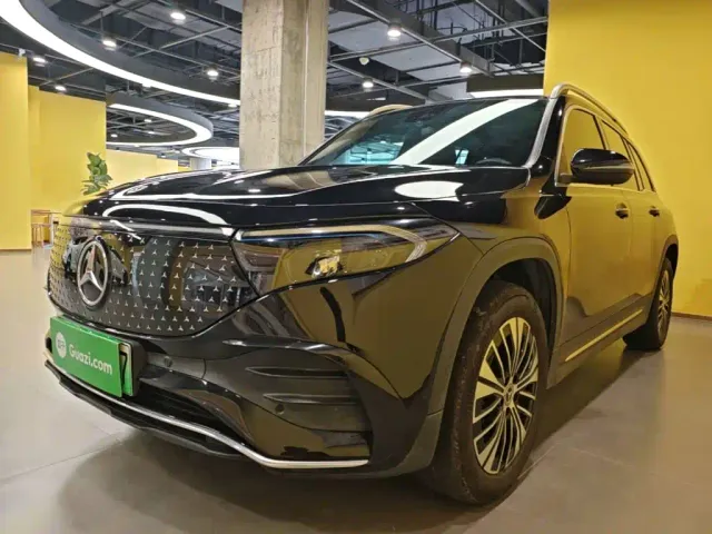 Фотография автомобиля — Mercedes-Benz EQB