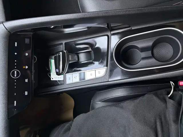 Hyundai Elantra — Фото автомобиля 9
