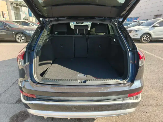Audi Q4 e-tron — Фото автомобиля 15