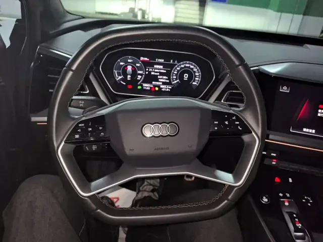 Audi Q4 e-tron — Фото автомобиля 10