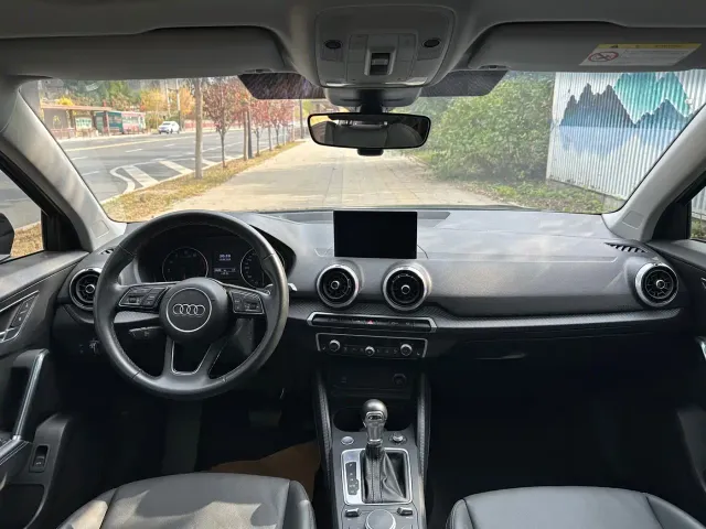 Audi Q2L — Фото автомобиля 6