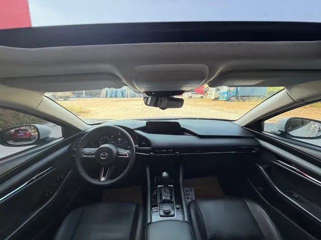 Mazda Axela — Фото автомобиля 8