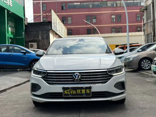Volkswagen Lavida — Фото автомобиля 2