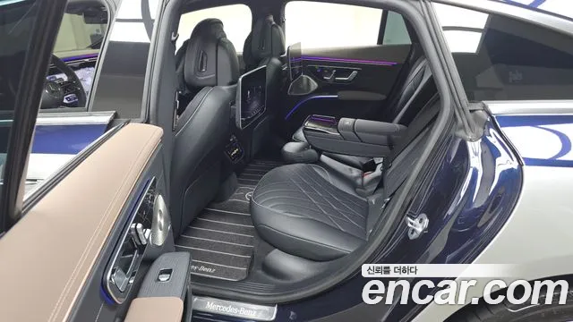 Mercedes-Benz EQS — Фото автомобиля 11