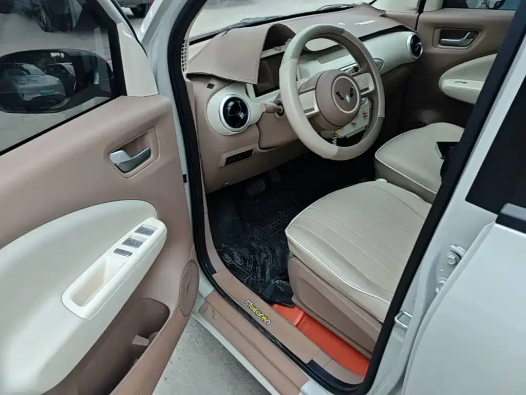 Wuling Motors Hongguang MINIEV 2025 4-Door Advanced — Фото автомобиля 15