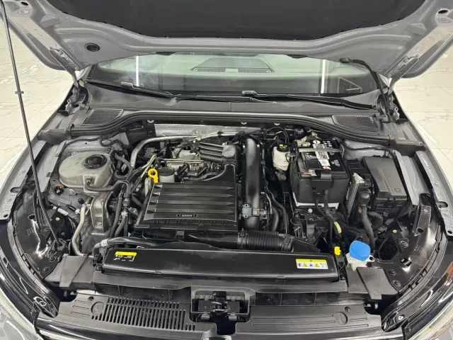 Volkswagen Golf — Фото автомобиля 18