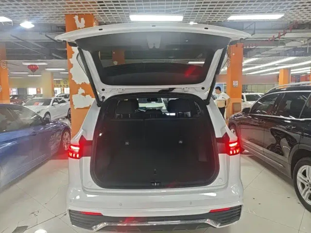 Geely Xingyue L — Фото автомобиля 18